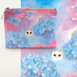 Kosmetyczka "Kotek w morzu hortensji" niebieski tył, beżowy zamek duża